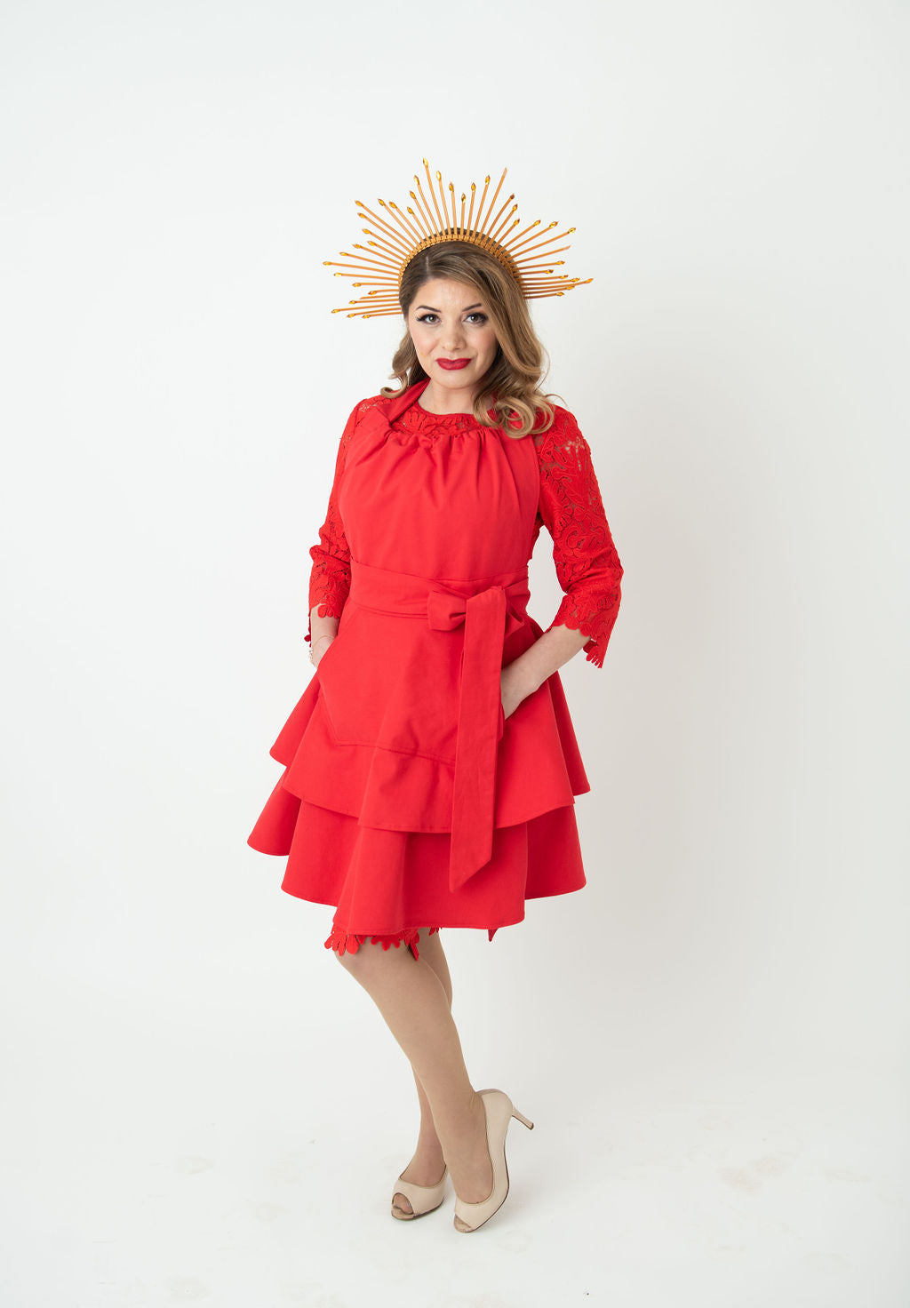 Circular double skirt red apron with pockets for women
