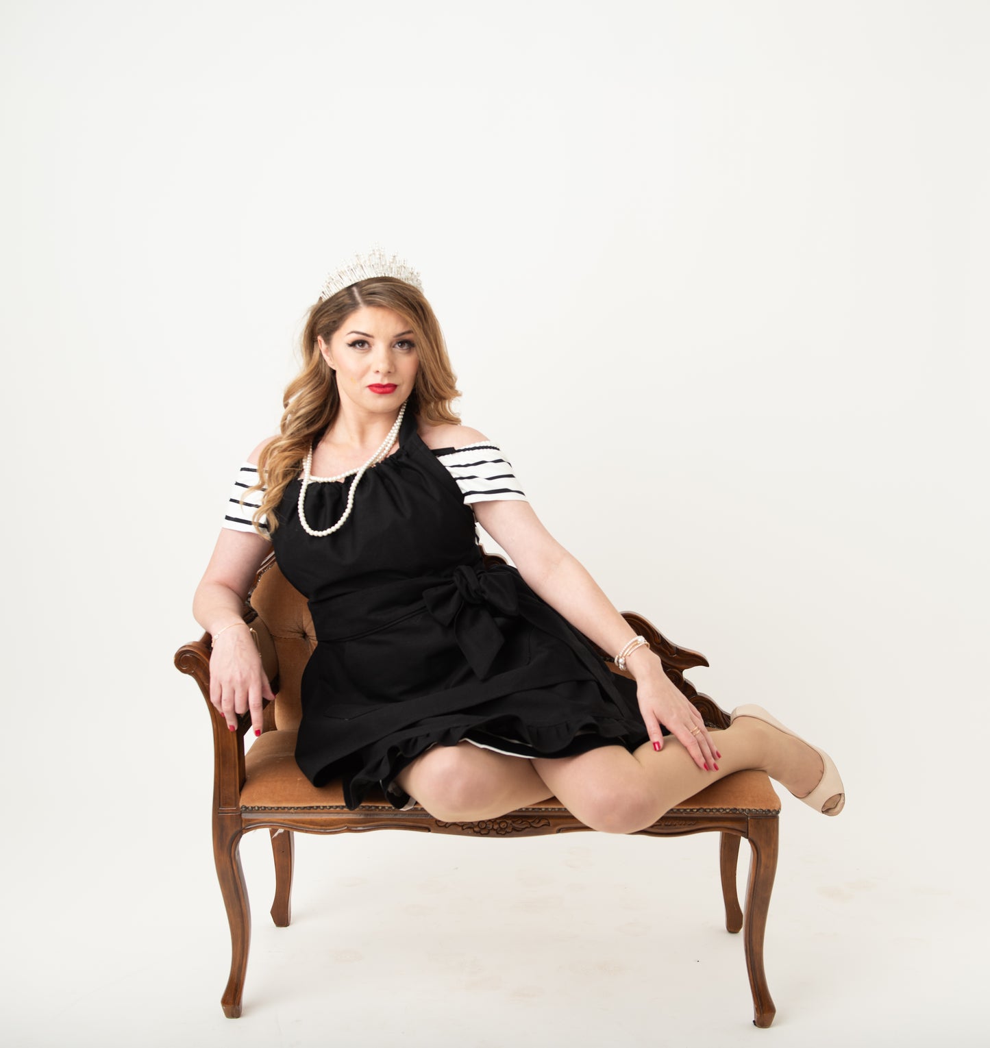 The Charlotte Black Apron