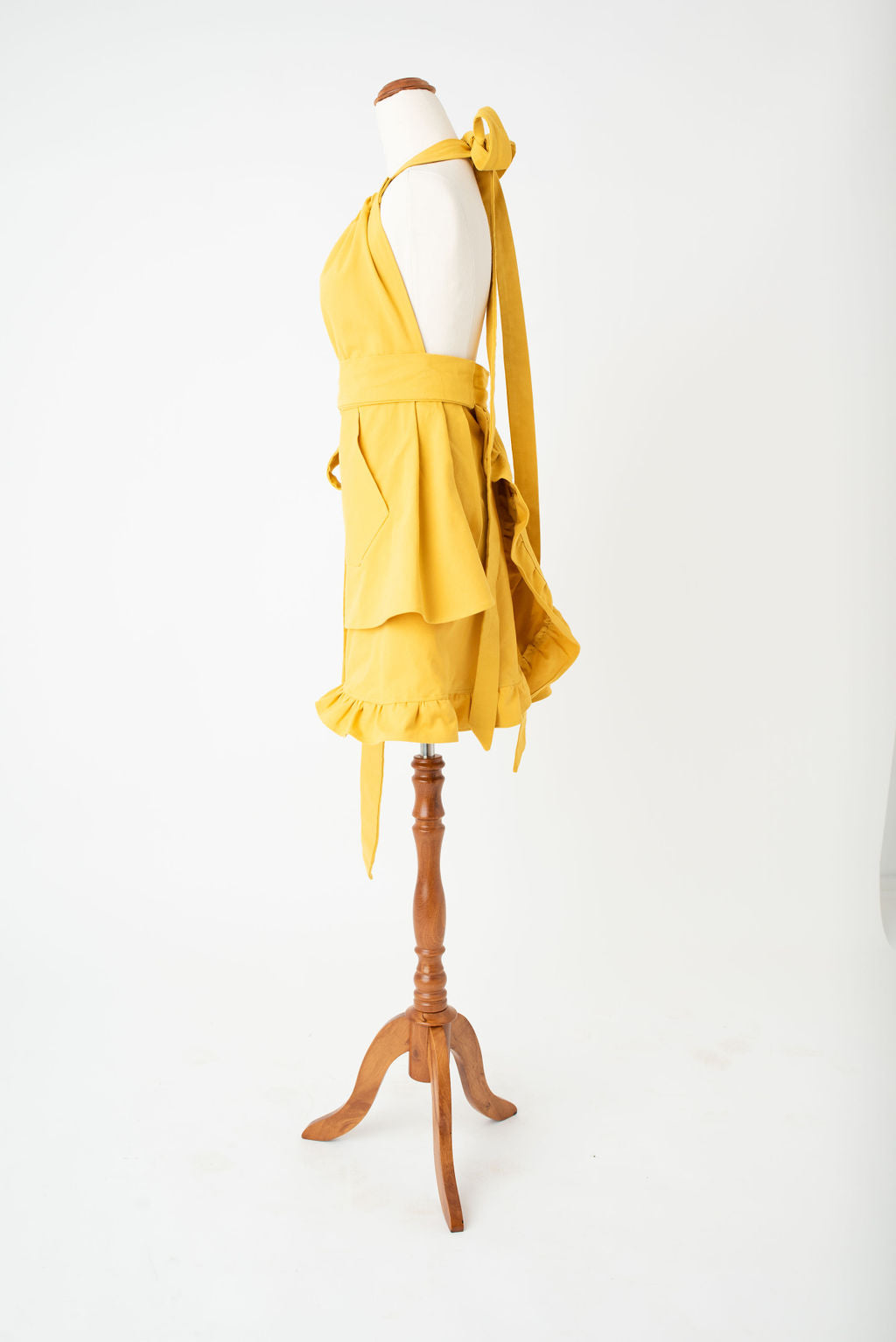 hostess yellow apron by Pretty Made - side frills