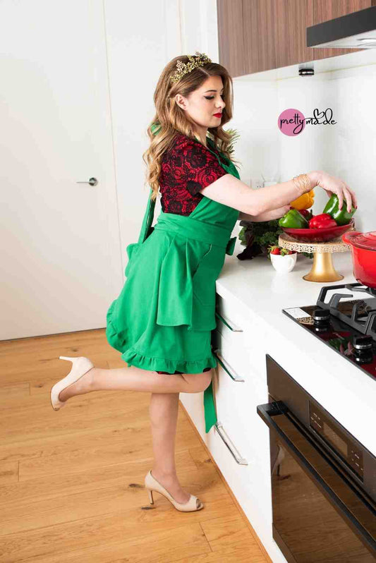 The Charlotte Green Apron